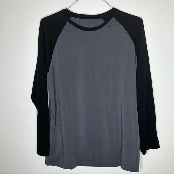 David Archy Gray with Black Sleeve Light Weight Lounge Top in Size Large - Picture 5 of 6